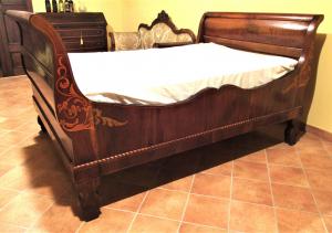 CAMA BARCA DE NOGAL estilo CARLO X época del siglo XIX